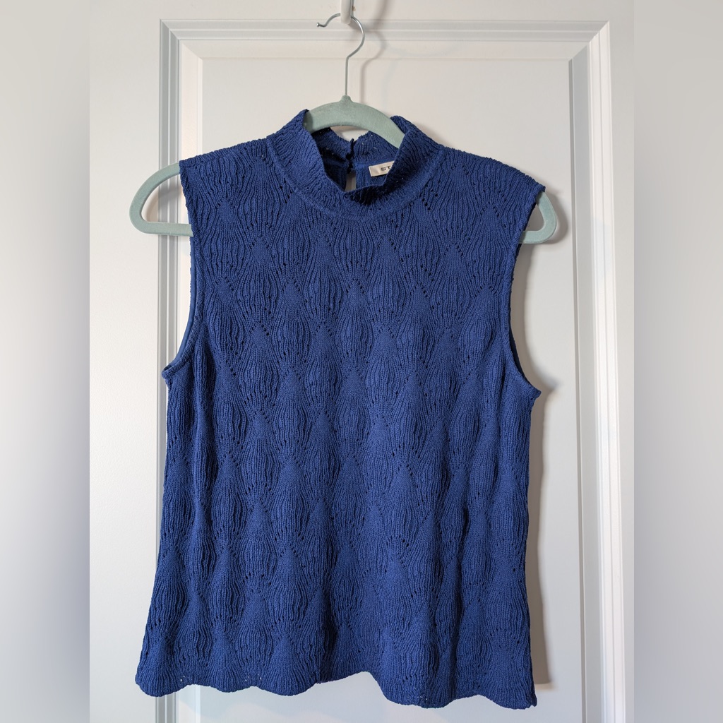 St. John Women’s Mock Neck Pointelle Knit Sleeveless Top Royal Blue Size Small